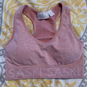 Saski collection seamless sports bra